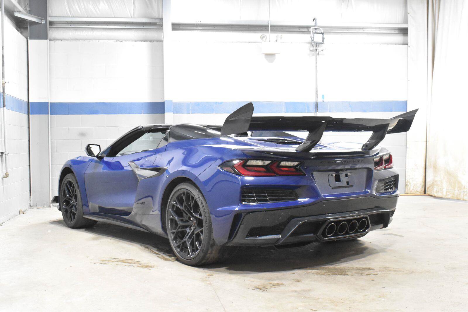 Used 2025 Chevrolet Corvette ZR1 w/ ZR1 Carbon Fiber Aero Package RWD image 25