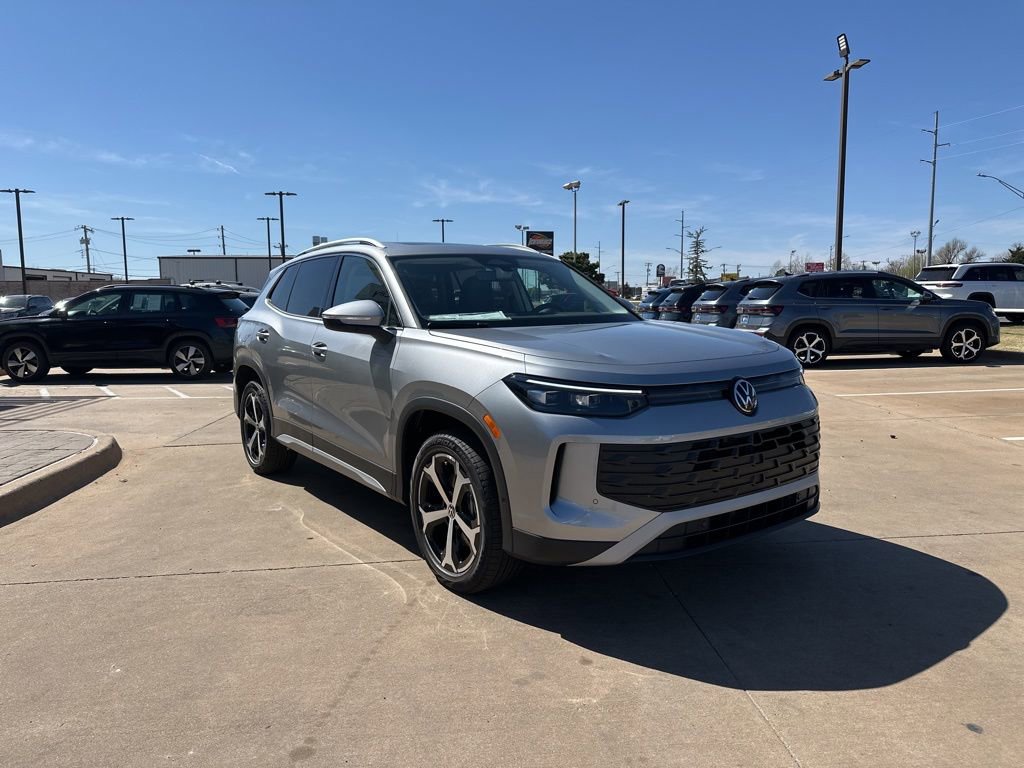 New 2026 Volkswagen Tiguan SE image 3