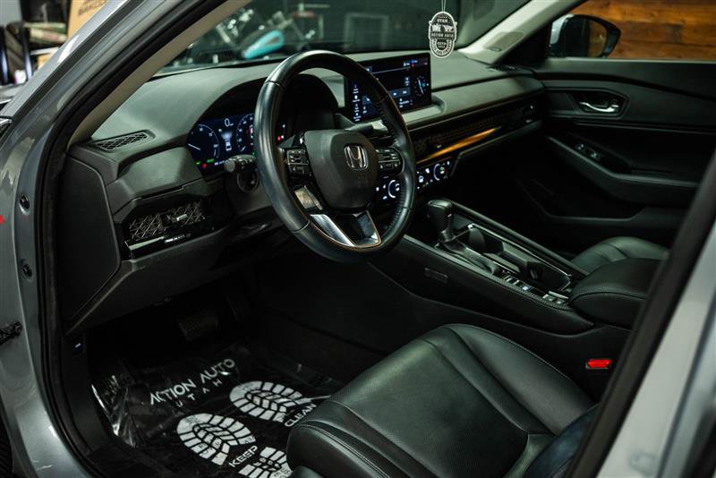 Used 2023 Honda Accord Touring image 8