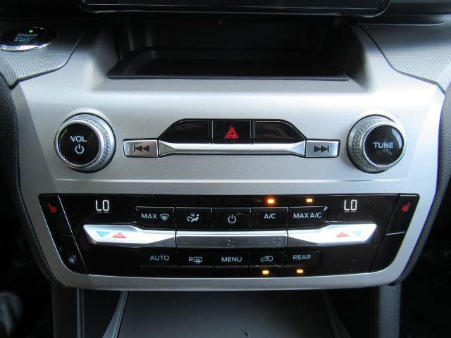 Used 2021 Ford Explorer XLT w/ Equipment Group 202A image 13