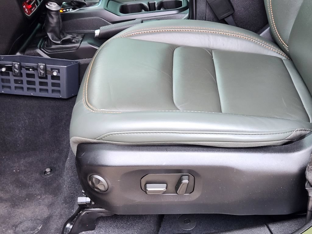 Used 2024 Jeep Gladiator Mojave AWD/4WD image 8