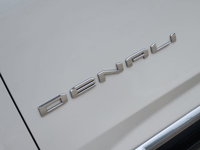Used 2023 GMC Yukon Denali w/ LPO, Floor Liner Package AWD/4WD image 12