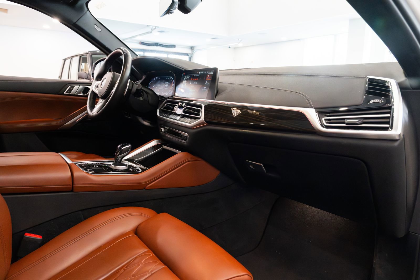 Used 2021 BMW X6 xDrive40i w/ M Sport Package image 10