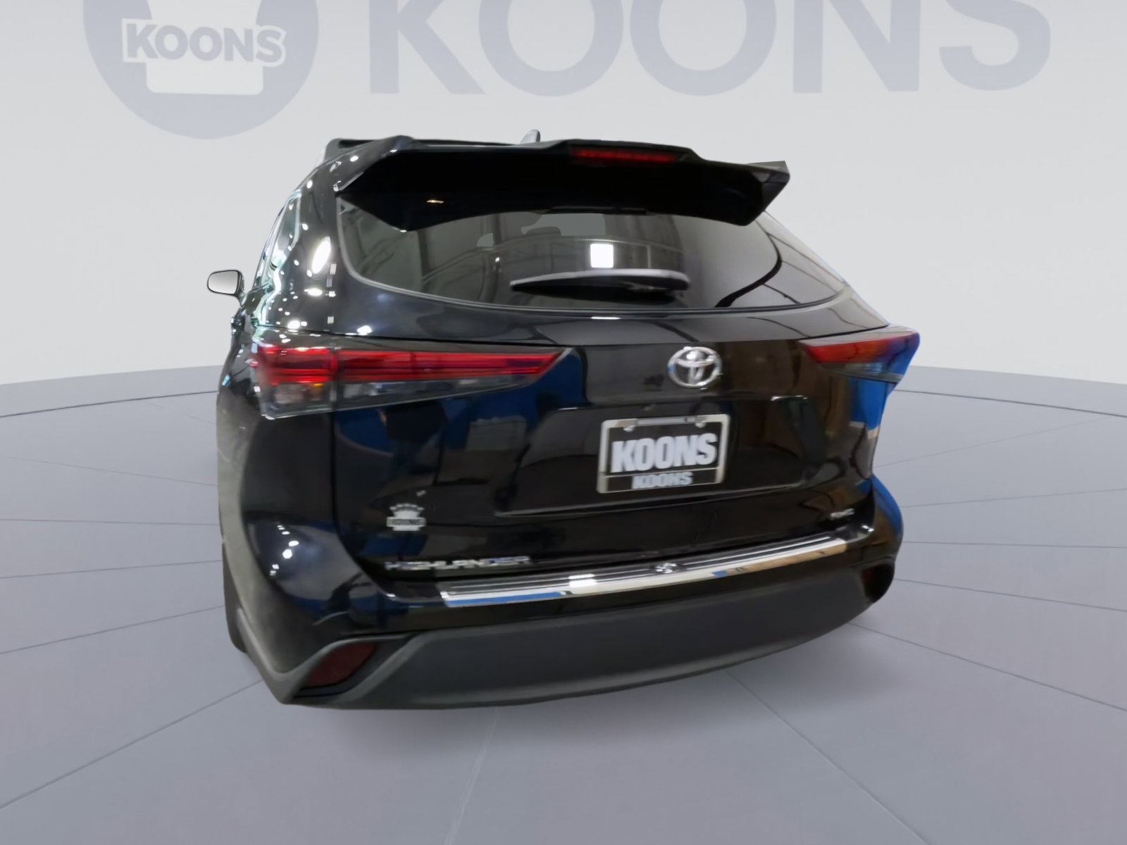 Used 2023 Toyota Highlander L AWD/4WD image 10