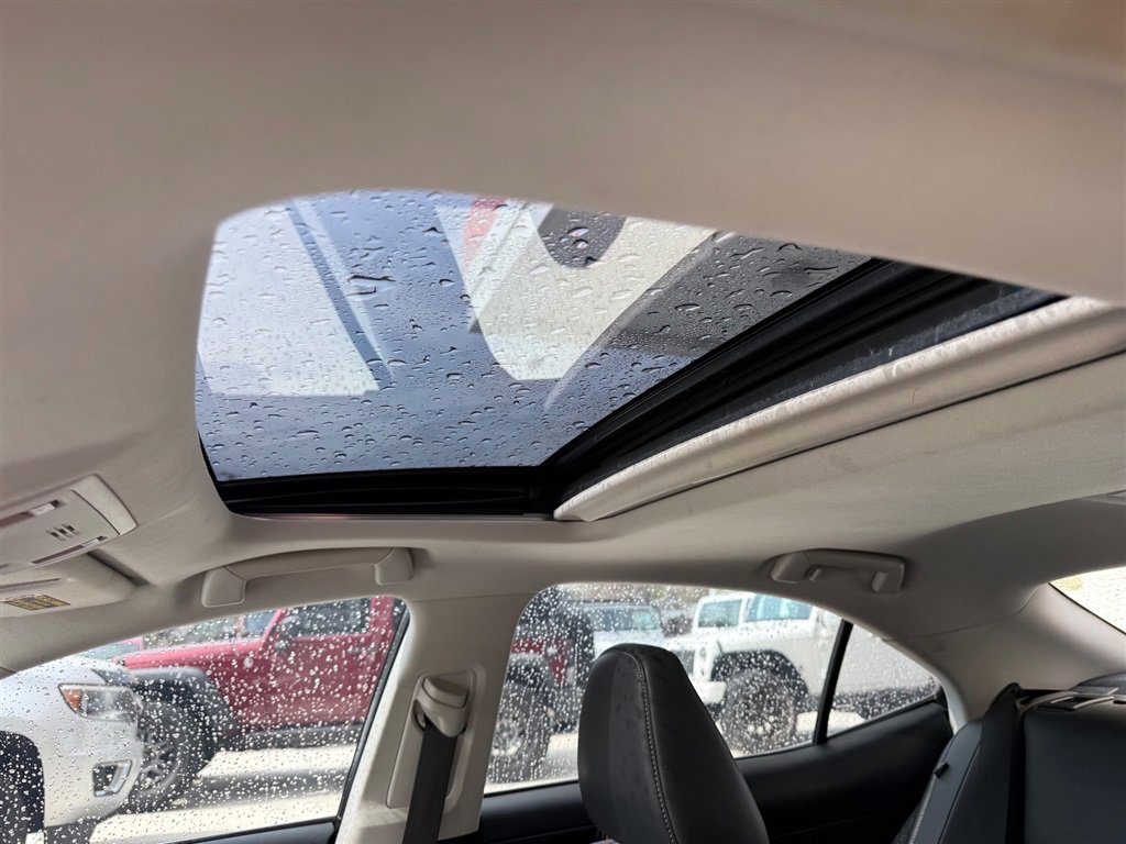 Used 2014 Lexus IS 350 w/ Navigation Package image 10