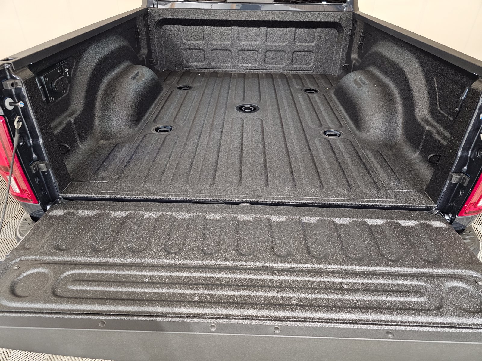 New 2026 RAM 2500 Laramie AWD/4WD image 24