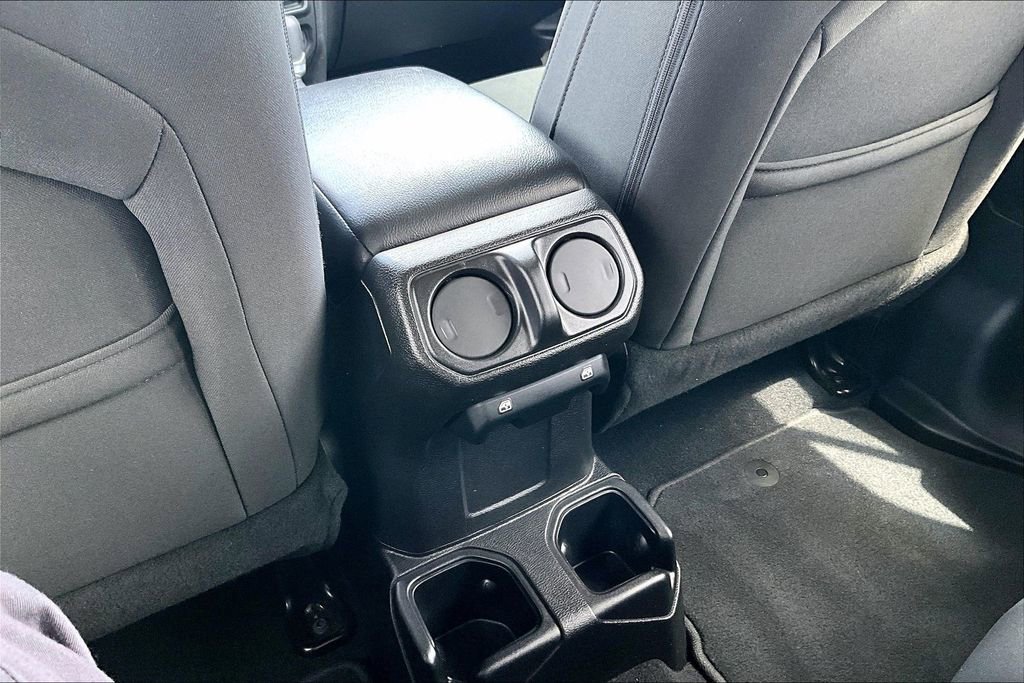 Used 2018 Jeep Wrangler Unlimited Sport S AWD/4WD image 14
