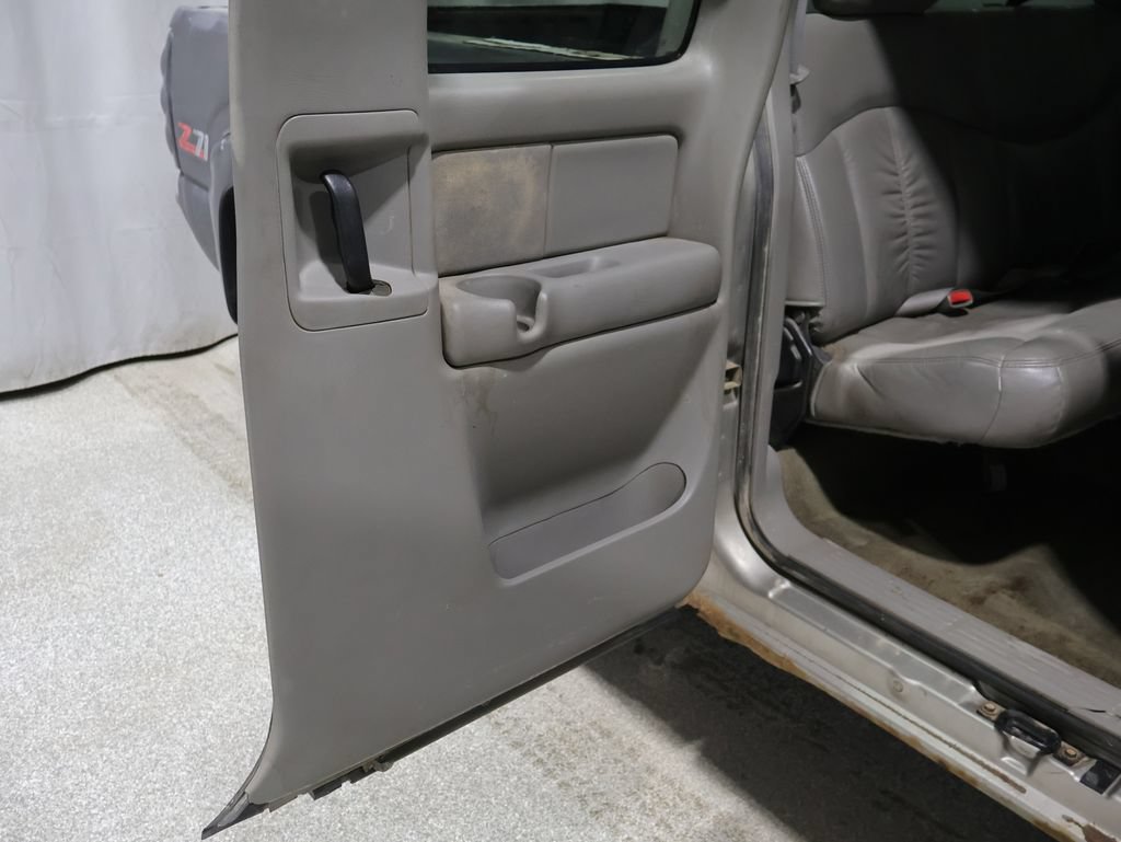 Used 2002 Chevrolet Silverado 1500 LT AWD/4WD image 22