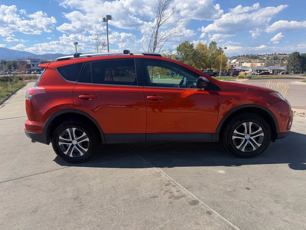 Used 2016 Toyota RAV4 LE AWD/4WD image 9