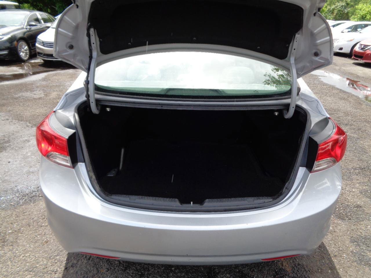 Used 2013 Hyundai Elantra GLS FWD image 24