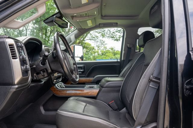 Used 2018 Chevrolet Silverado 2500 High Country w/ Duramax Plus Package AWD/4WD image 13