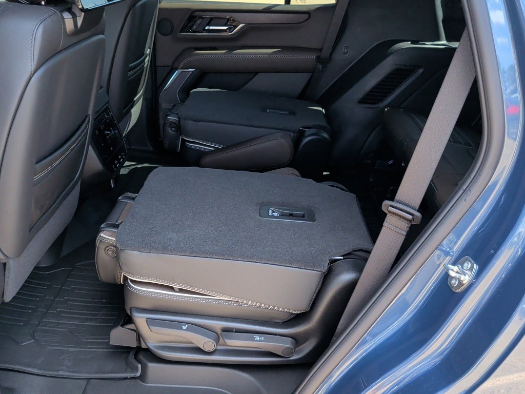 New 2026 GMC Yukon Denali Ultimate AWD/4WD image 35