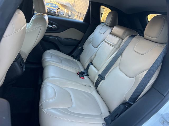 Used 2017 Jeep Cherokee Limited image 18