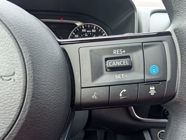 Used 2023 Nissan Rogue SV image 18