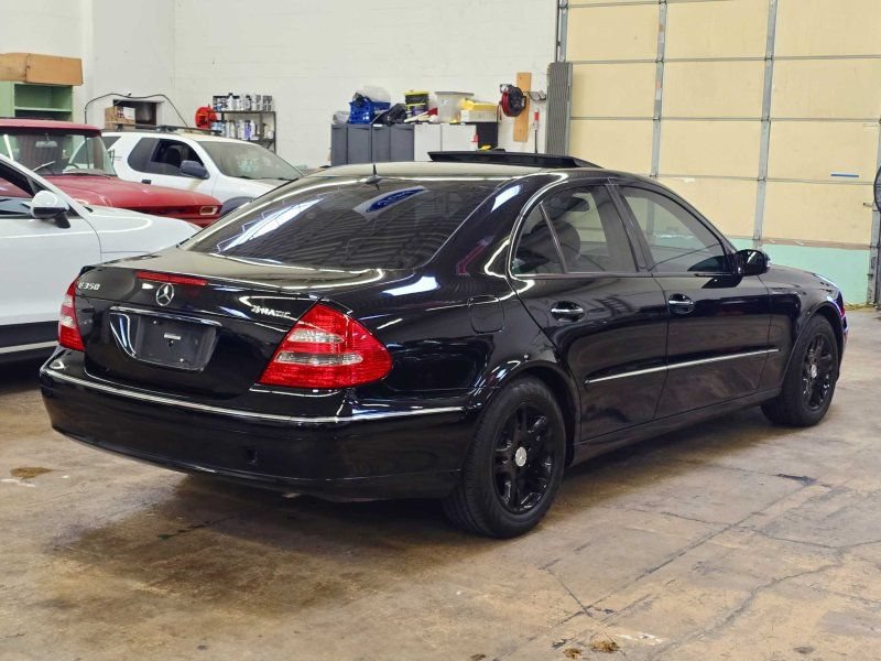 Used 2006 Mercedes-Benz E 350 4MATIC Sedan image 16