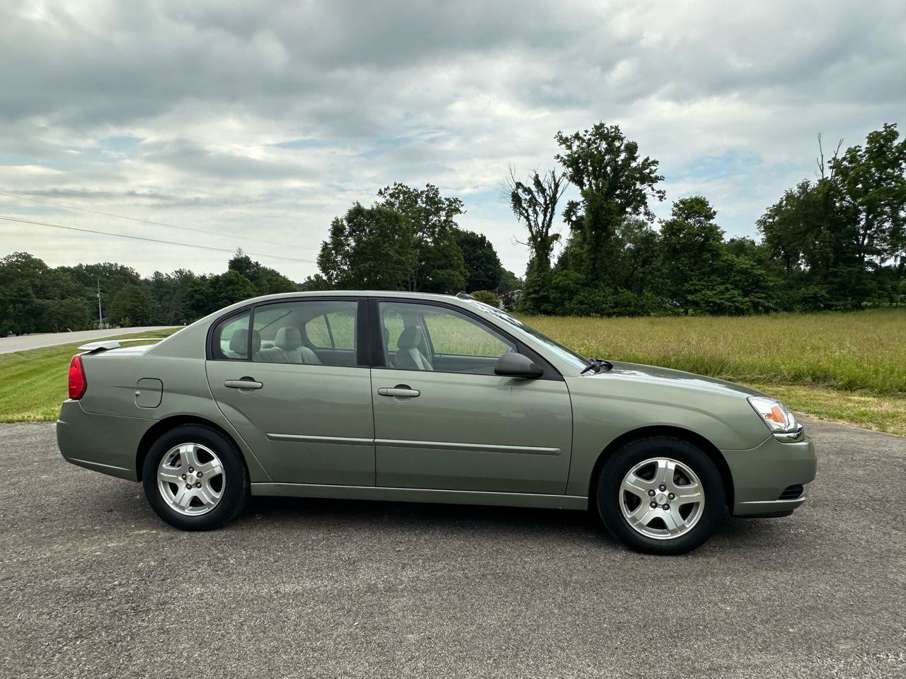 Used 2004 Chevrolet Malibu LT w/ Preferred Equipment Group FWD image 9