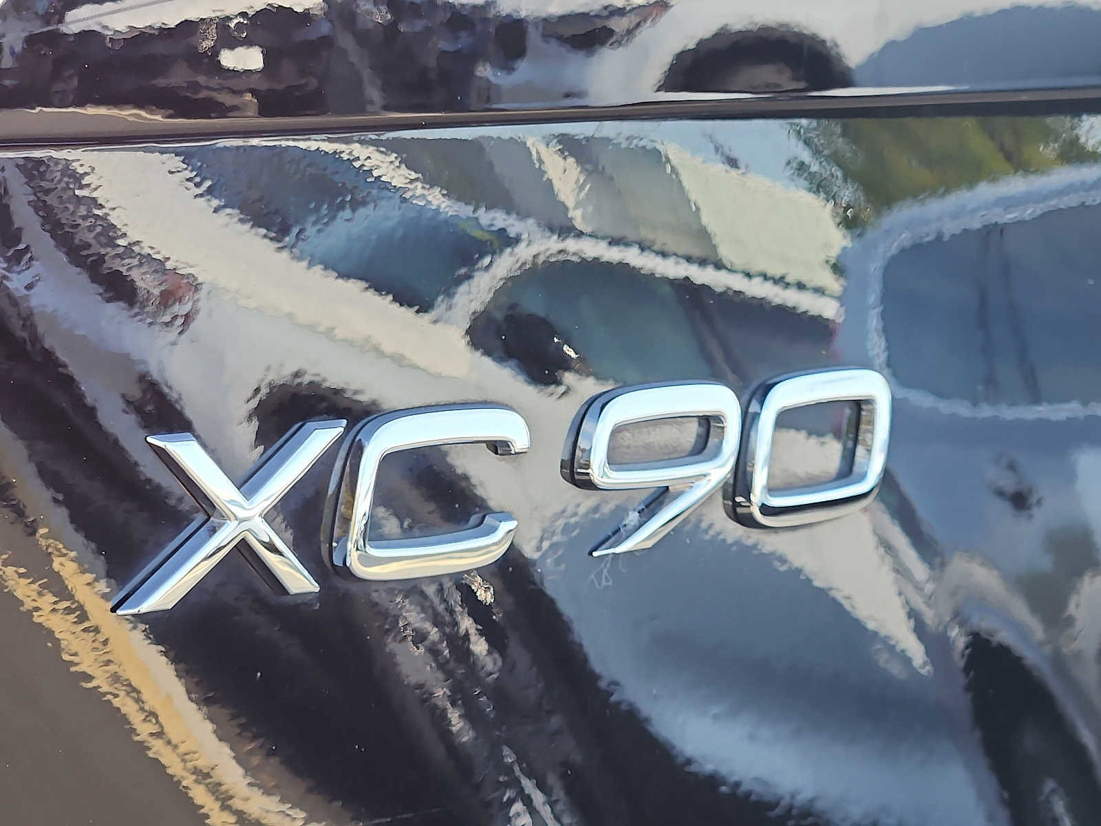 Certified 2024 Volvo XC90 B6 Plus w/ Protection Package Premier image 28