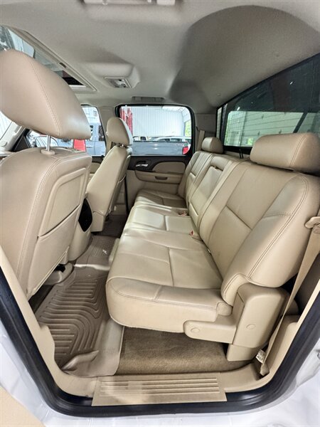 Used 2012 Chevrolet Silverado 1500 LTZ w/ LTZ White Diamond Edition AWD/4WD image 12