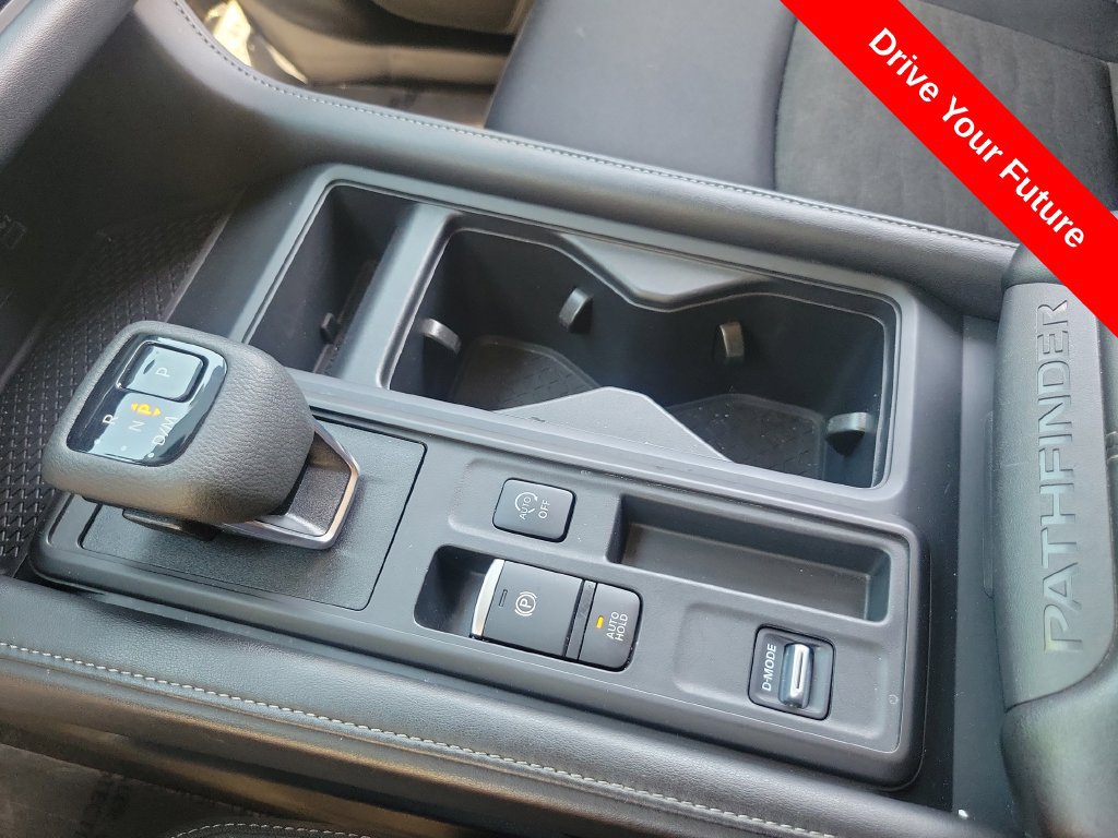 Used 2025 Nissan Pathfinder S FWD image 13