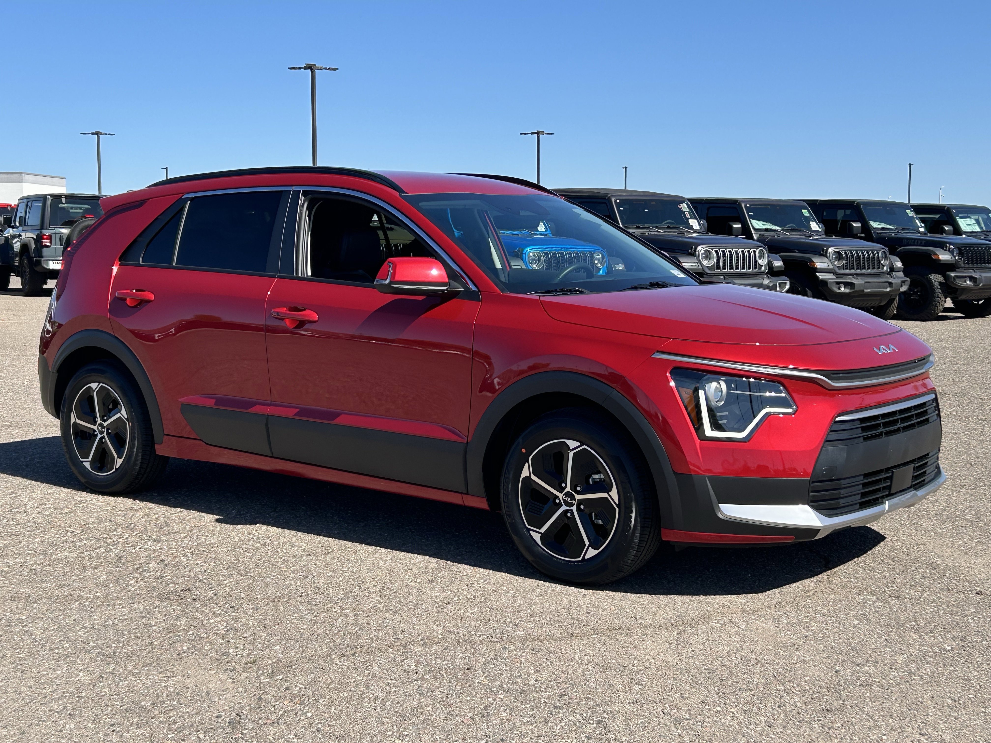 Used 2025 Kia Niro EX image 7