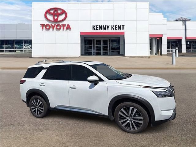 Used 2025 Nissan Pathfinder Platinum w/ Cargo Package image 1