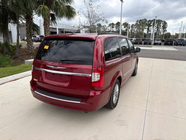 Used 2015 Chrysler Town & Country Touring-L w/ Driver Convenience Group FWD image 5