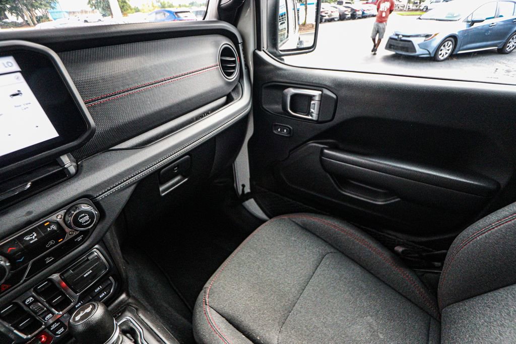Used 2024 Jeep Wrangler Unlimited Rubicon image 40