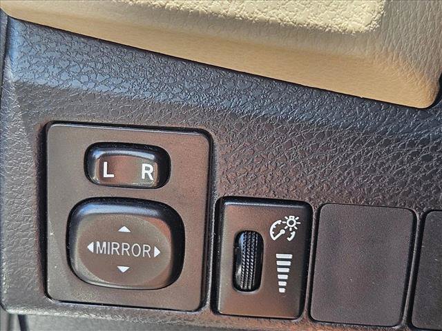 Used 2016 Toyota Corolla LE FWD image 9