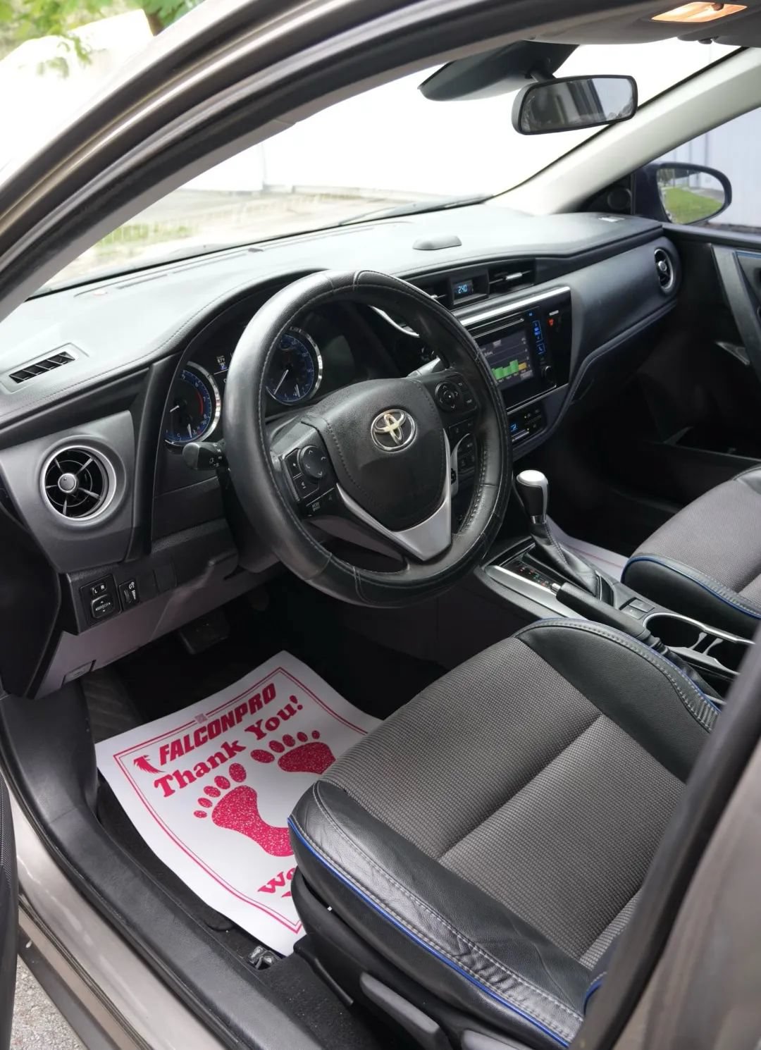 Used 2017 Toyota Corolla SE FWD image 8
