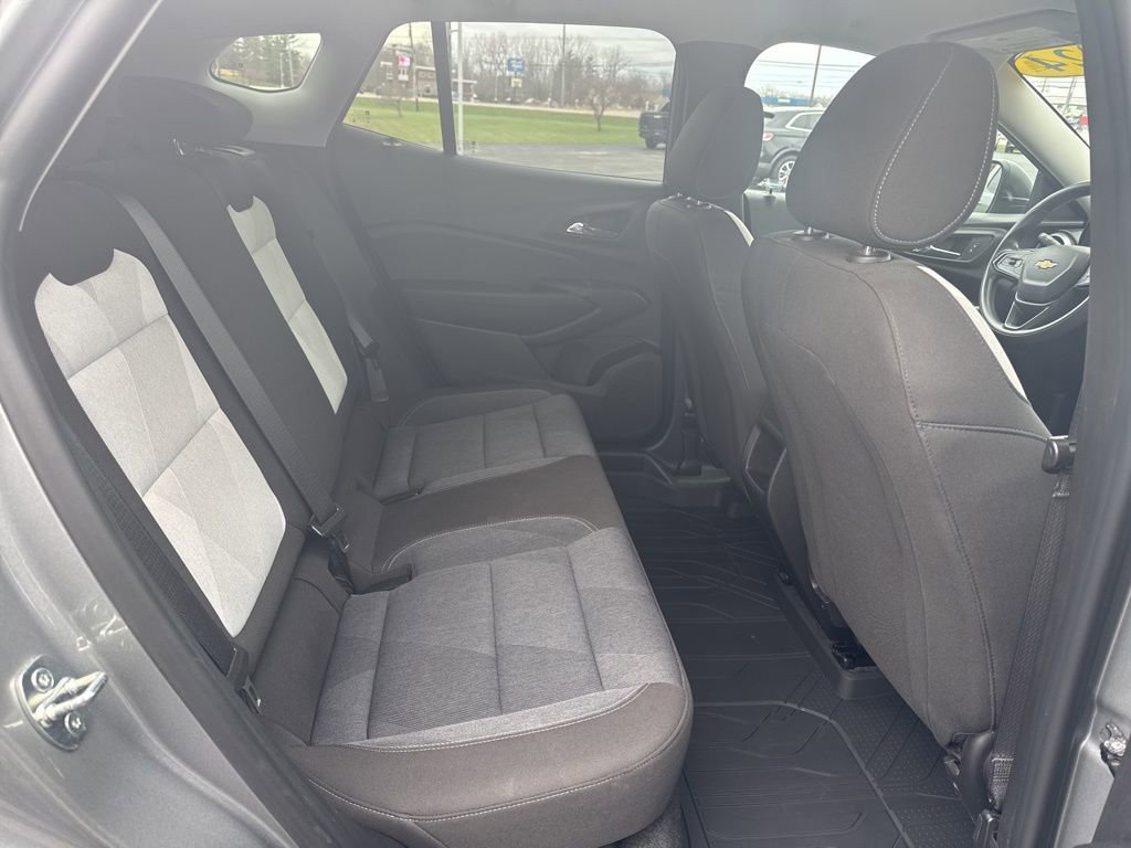 Used 2024 Chevrolet Trax LS image 42