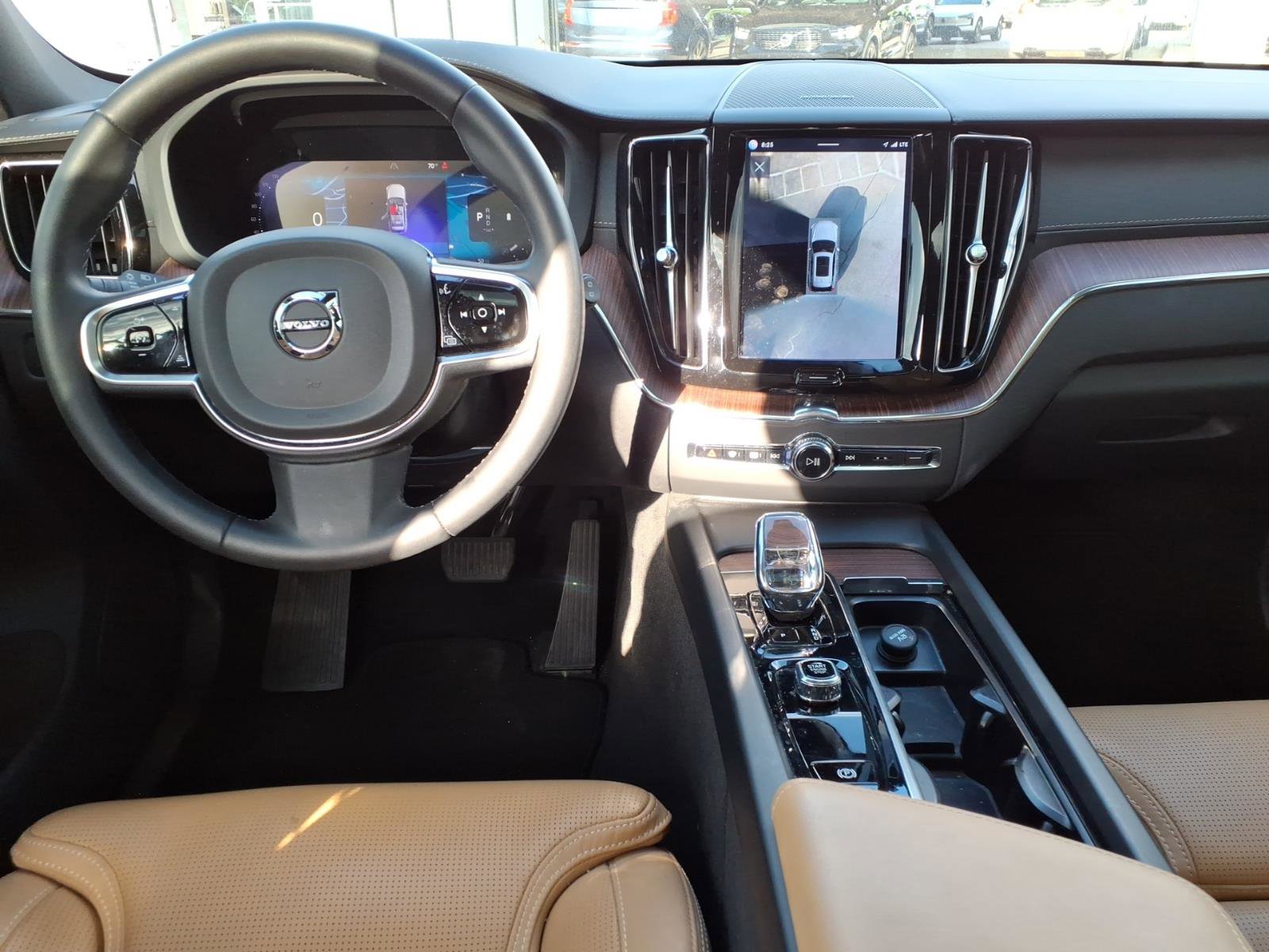 Used 2023 Volvo XC60 B5 Ultimate image 13