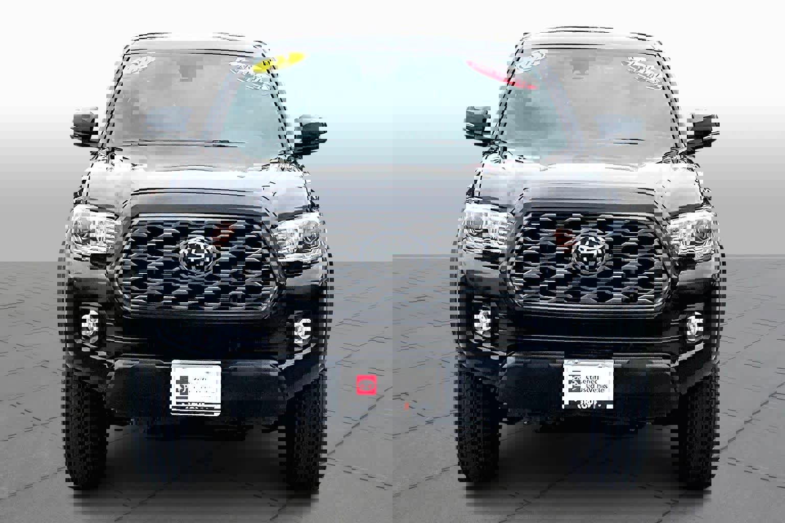 Certified 2022 Toyota Tacoma TRD Off-Road image 3