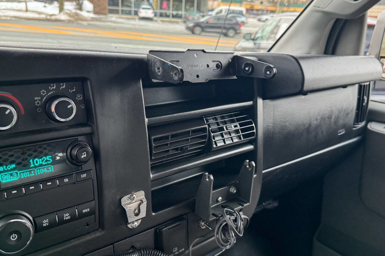 Used 2017 Chevrolet Express 2500 image 30