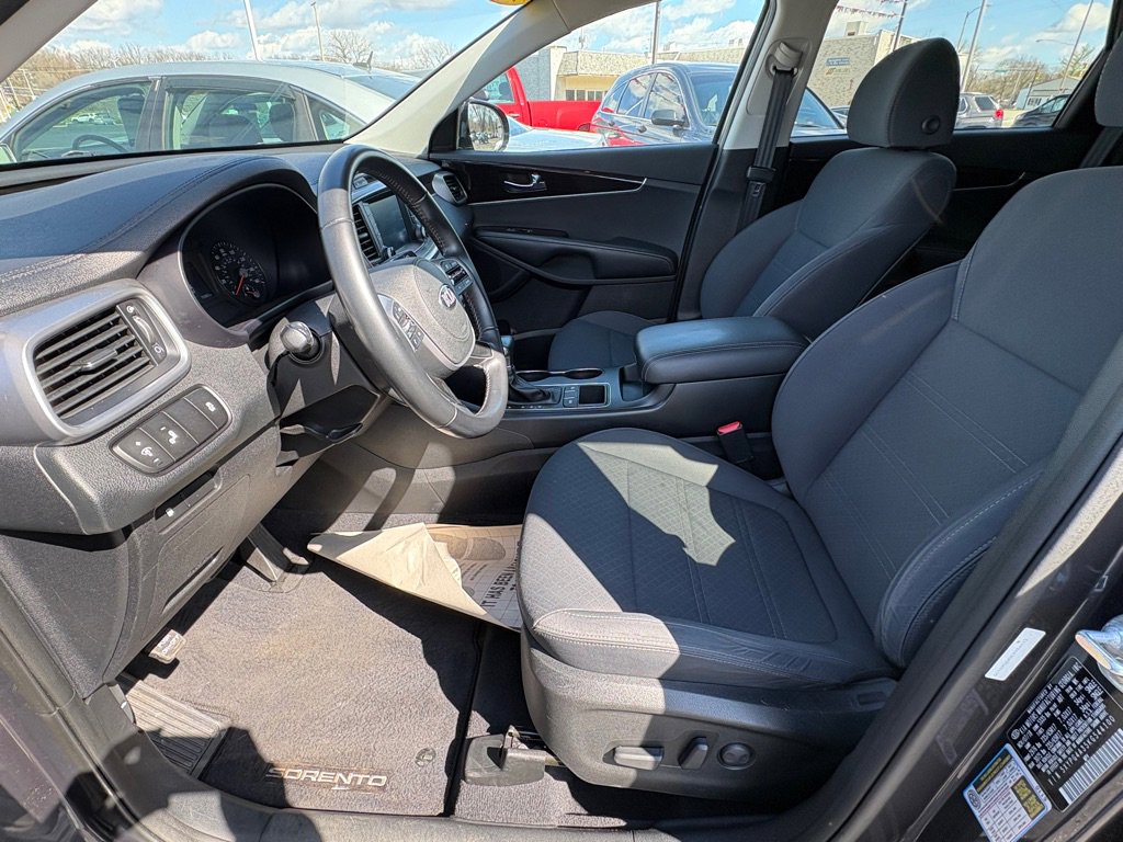 Used 2019 Kia Sorento LX w/ LX Convenience Package image 10