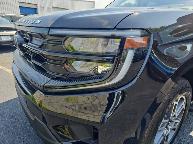 Used 2025 Ford Expedition Max Active AWD/4WD image 39