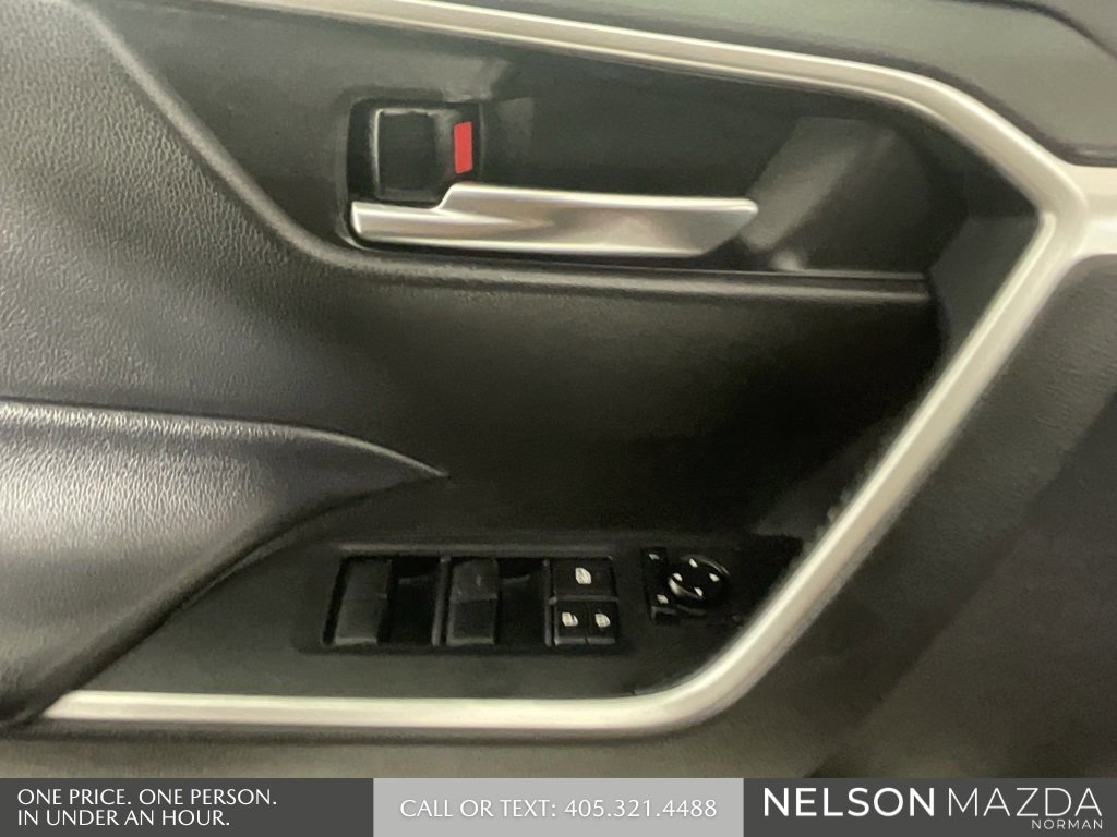 Used 2021 Toyota RAV4 XLE image 21