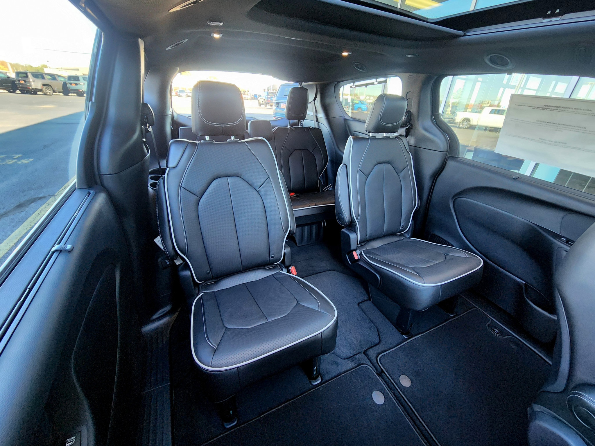 New 2027 Chrysler Pacifica Limited FWD image 38