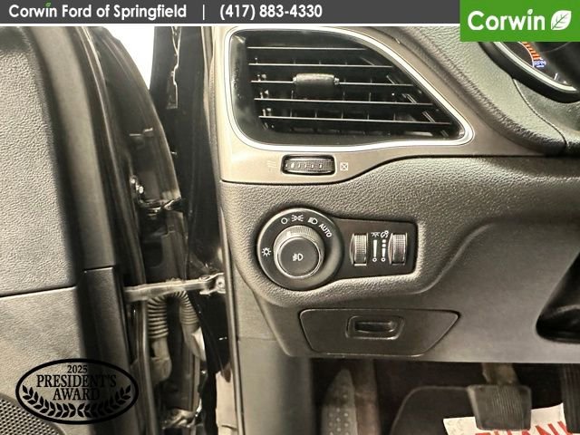 Used 2019 Jeep Cherokee Latitude Plus image 31