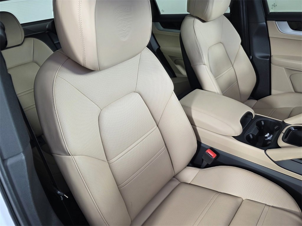 Used 2024 Porsche Cayenne S image 29