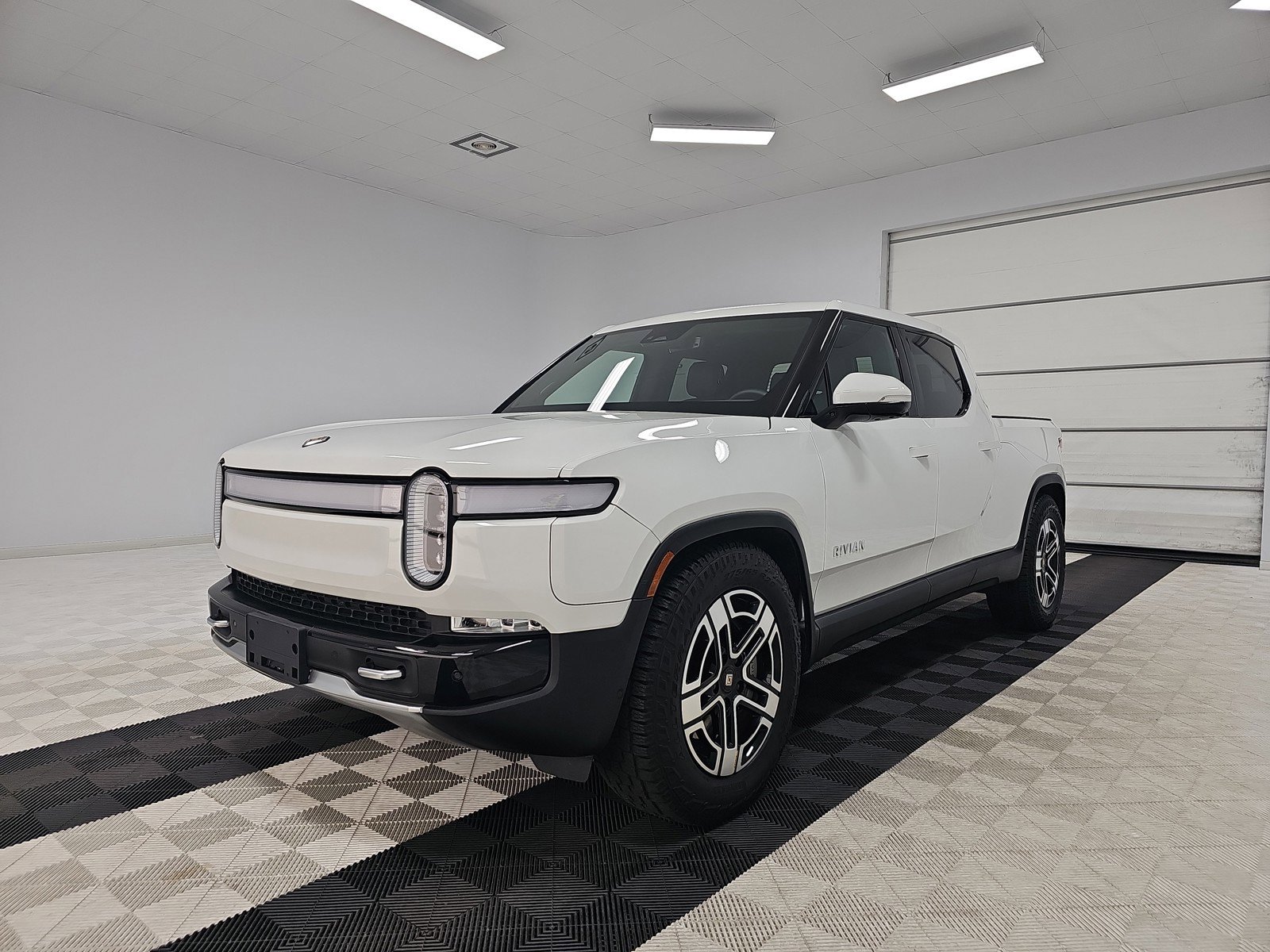 Used 2023 Rivian R1T Adventure