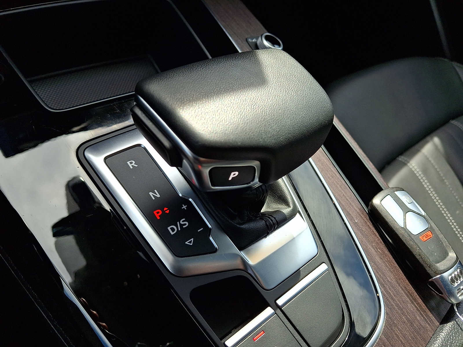 Used 2023 Audi Q5 2.0T Premium w/ Convenience Package AWD/4WD image 17