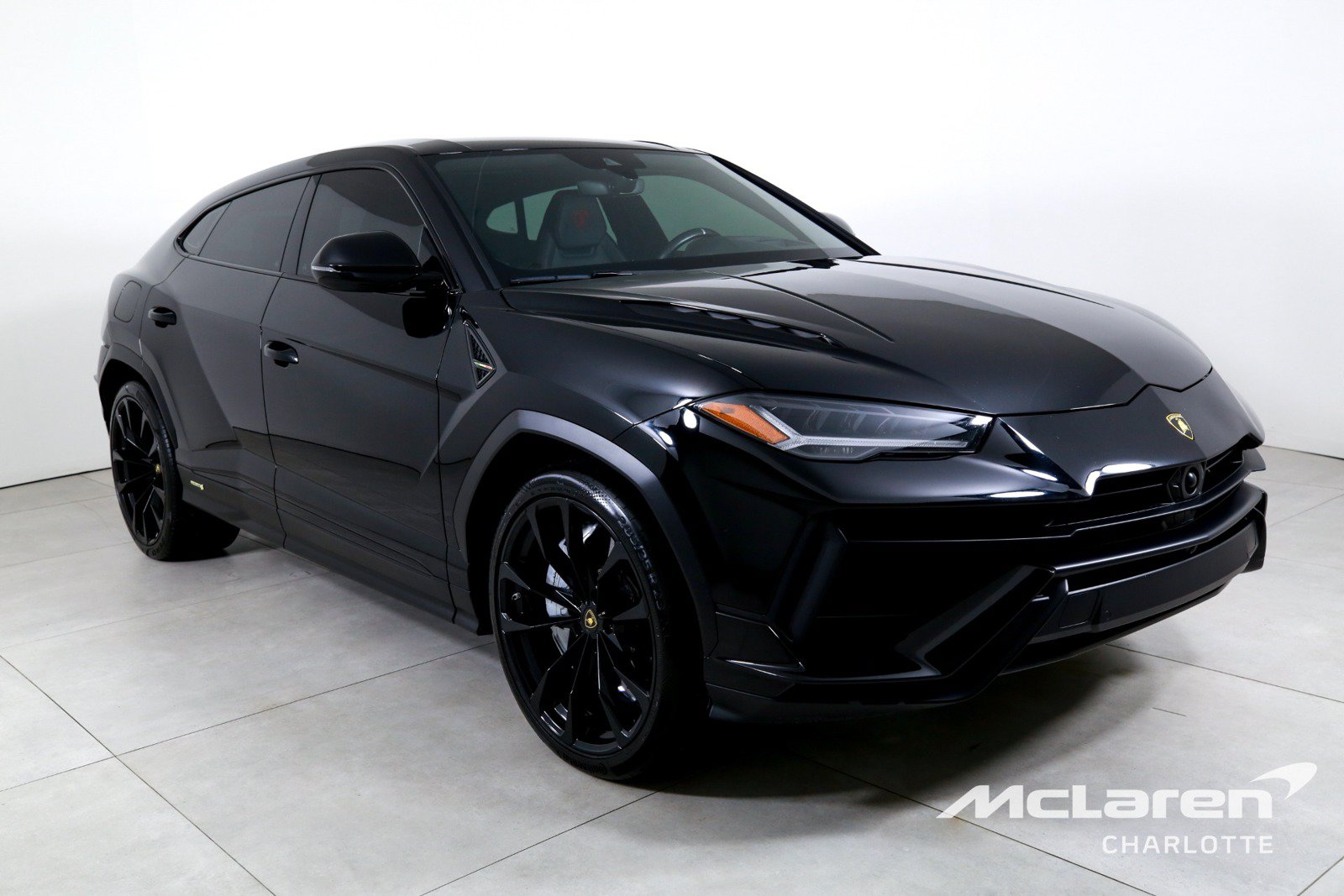 Used 2024 Lamborghini Urus S AWD/4WD image 3