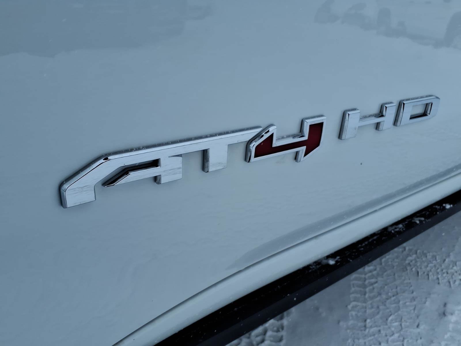 Used 2025 GMC Sierra 2500 AT4 w/ AT4 Premium Plus Package image 2