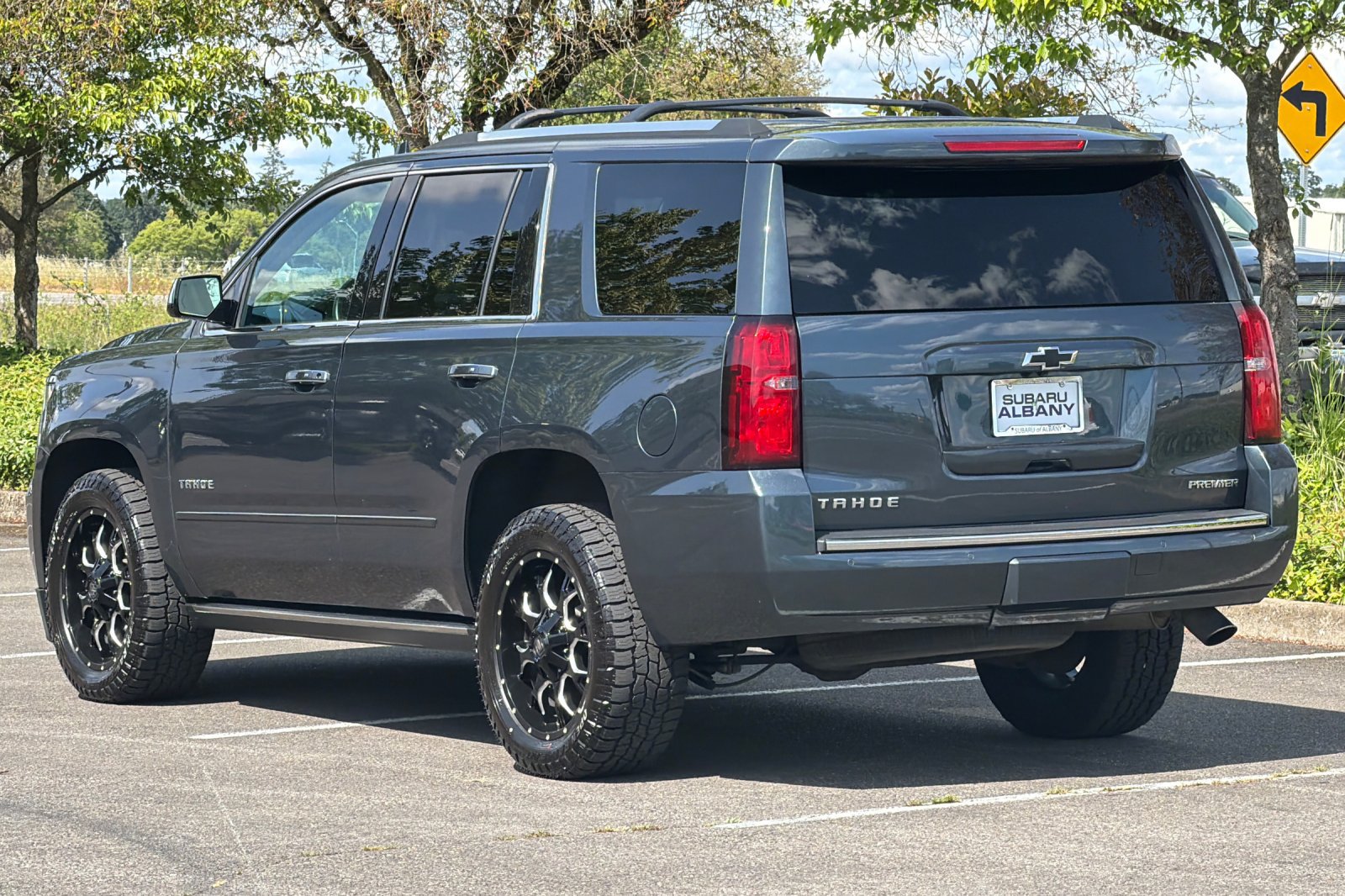 Used 2020 Chevrolet Tahoe Premier w/ Premier Plus Edition AWD/4WD image 6