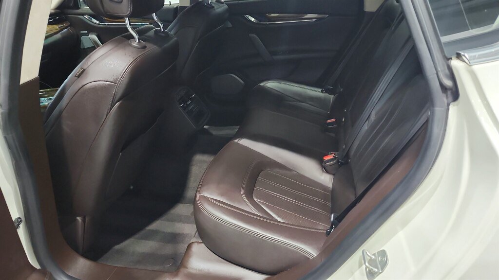 Used 2014 Maserati Quattroporte GTS RWD image 21