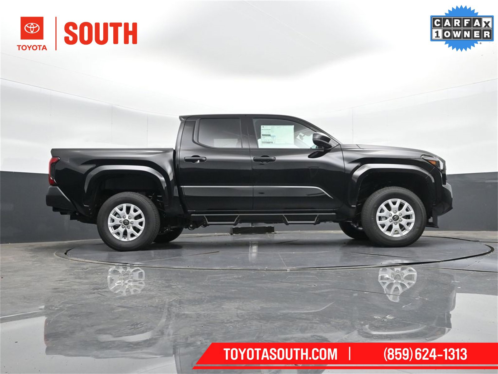 Used 2025 Toyota Tacoma SR w/ SR Upgrade Package image 39