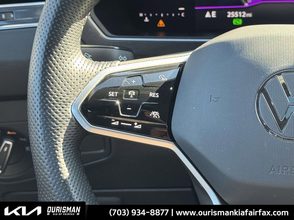 Used 2022 Volkswagen Tiguan SE R-Line image 13