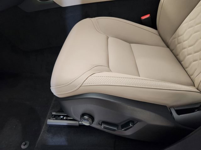 New 2026 Volvo XC90 B6 Plus w/ Protection Package Premier image 24