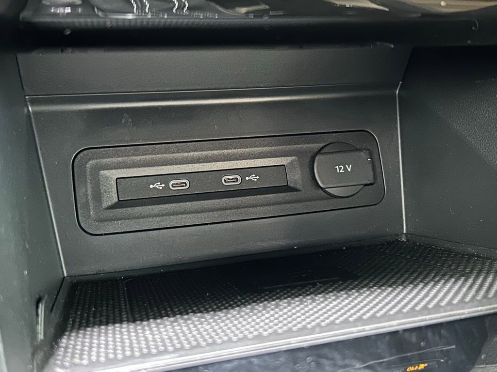 Used 2022 Volkswagen Atlas Cross Sport SE w/ Black Wheel Package image 55