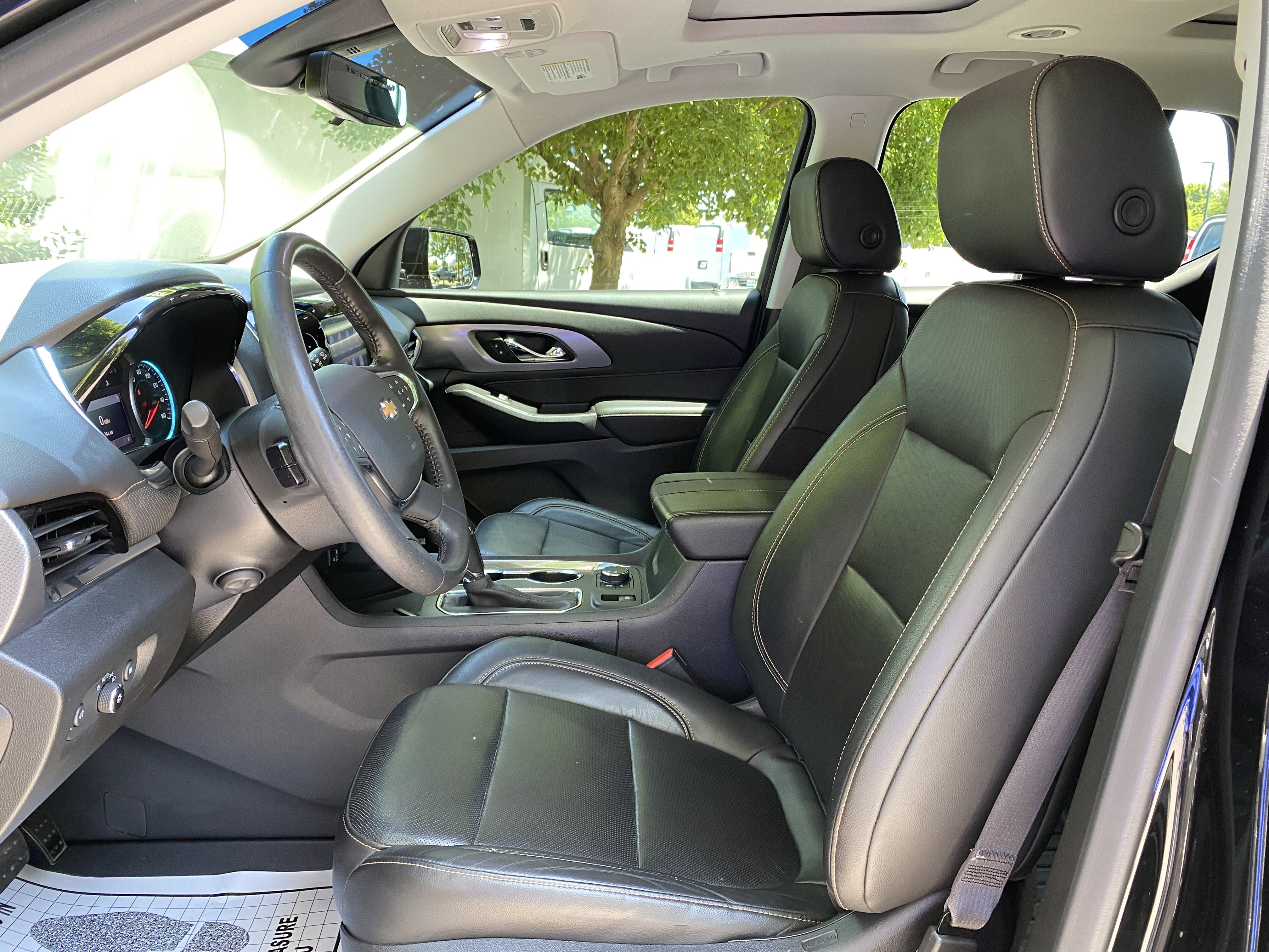 Used 2020 Chevrolet Traverse Premier w/ Redline Edition FWD image 16